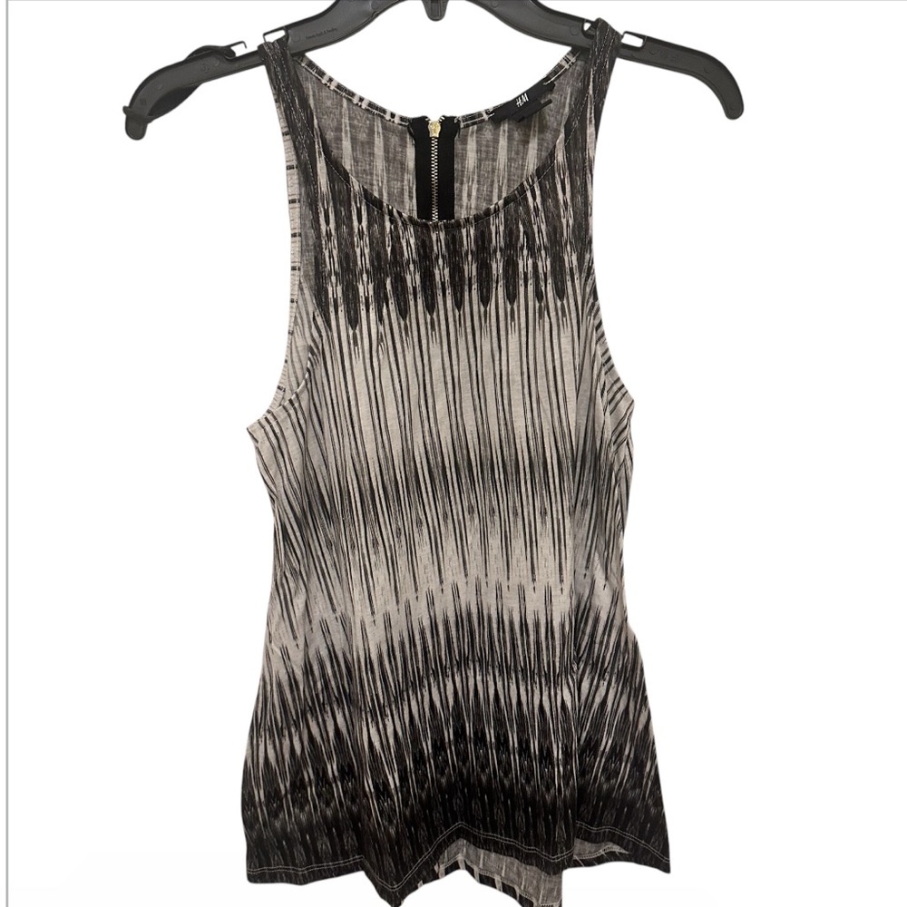 H&M preowned size Small Stylish Black and Gray Women's Top